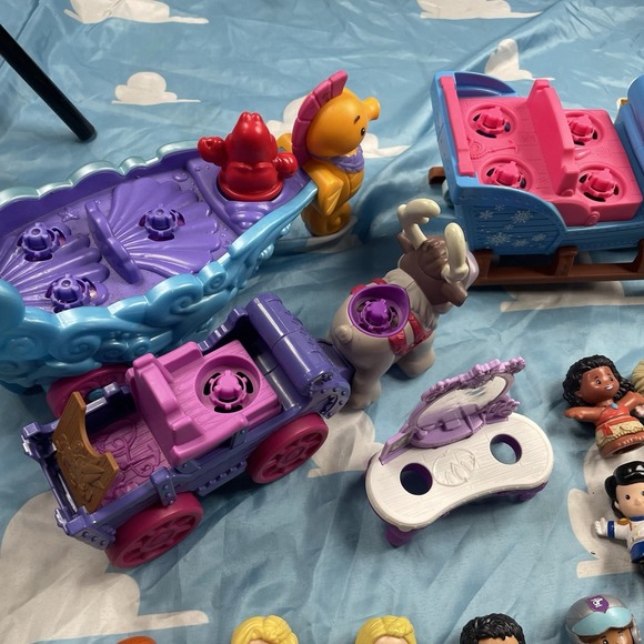 Lot Of 102 Fisher Price Little People Figures Toys Disney + Cars - Picture 3 of 9